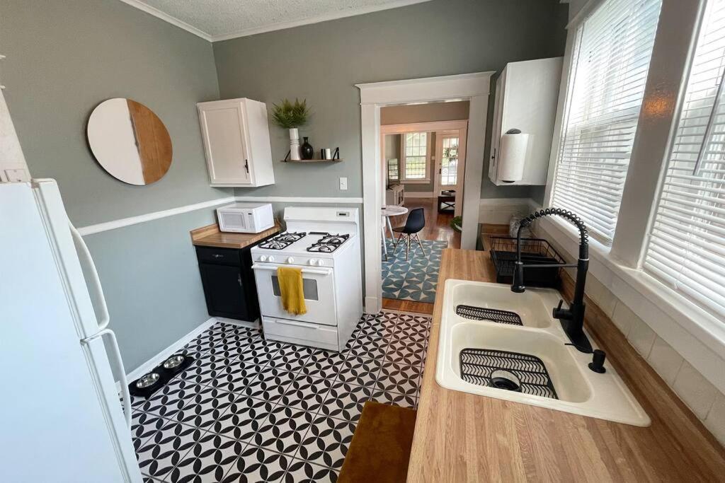 Historic Revival 2Br Midtown Memphis Fast Wifi Free Parking Yes Pets Villa Eksteriør bilde